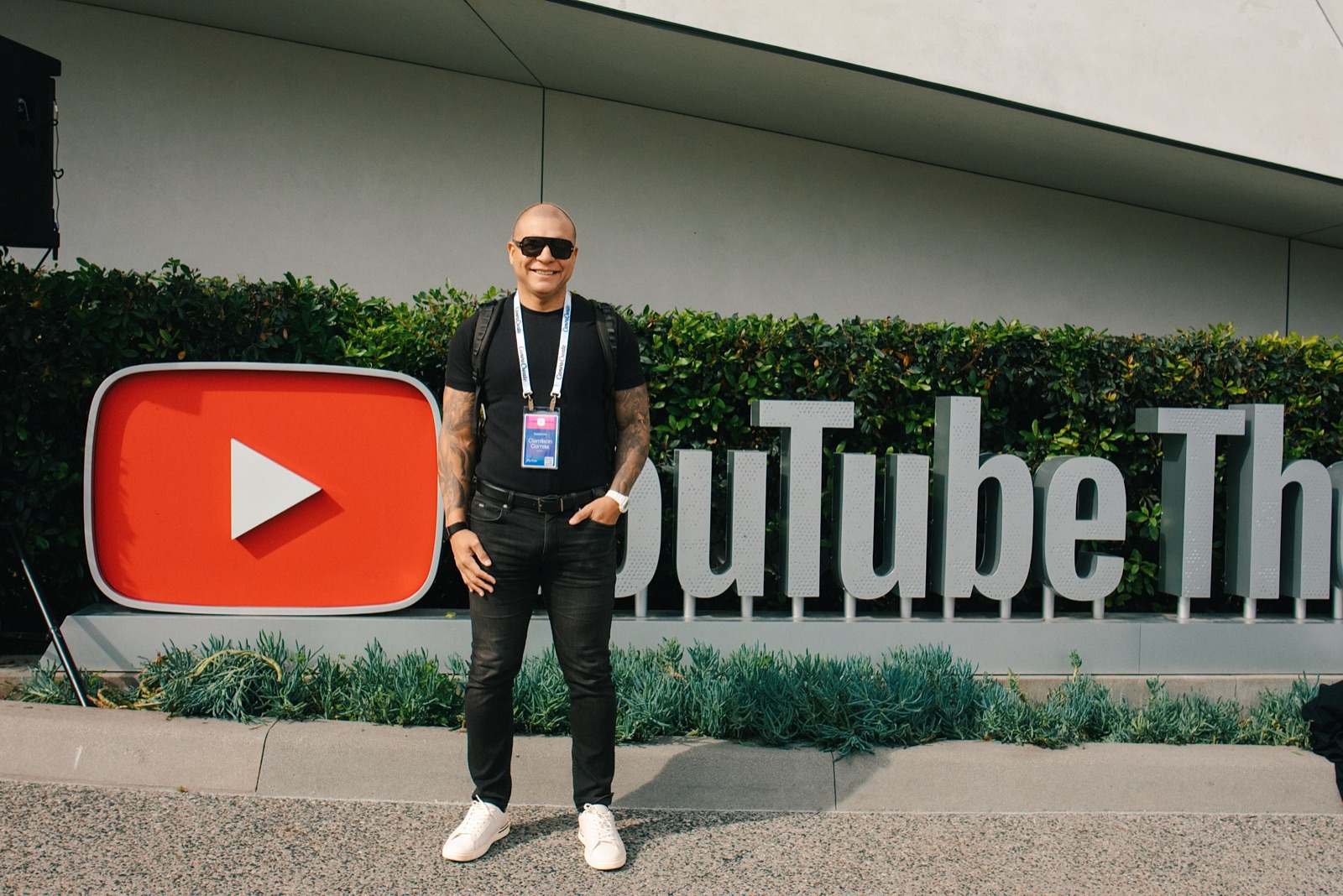 Clemilson em visita ao campus do YouTube nos Estados Unidos